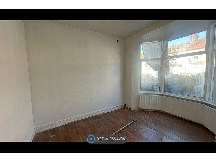 4 Bedroom Terraced House To Rent In Clarence Street, Southall, UB2