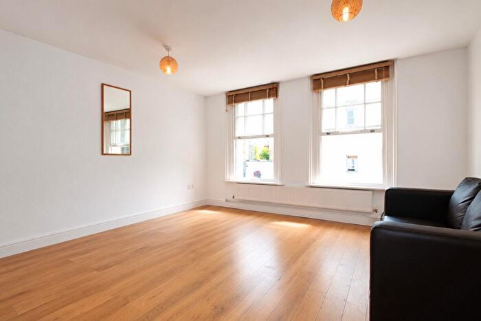 3 Bedroom Flat To Rent In Brecknock Road, Tufnell Park, N7