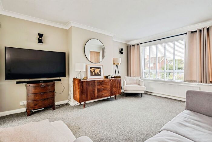 3 Bedroom Semi-Detached House For Sale In Rothwells Close, Cholsey, Wallingford, OX10