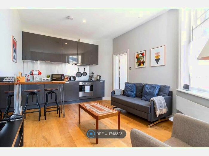 1 Bedroom Flat To Rent In Primrose Mansions, London, SW11