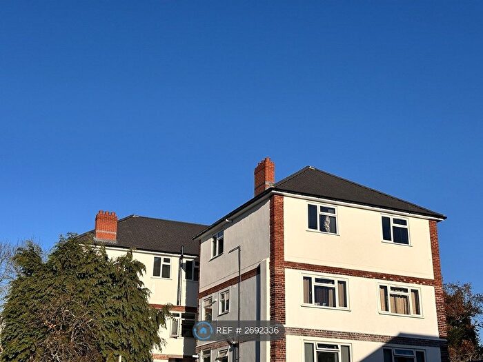 2 Bedroom Flat To Rent In Northcote, Pinner, HA5