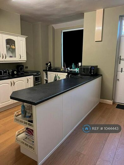 2 Bedroom Terraced House To Rent In Kimberley Street, Oldham, OL8