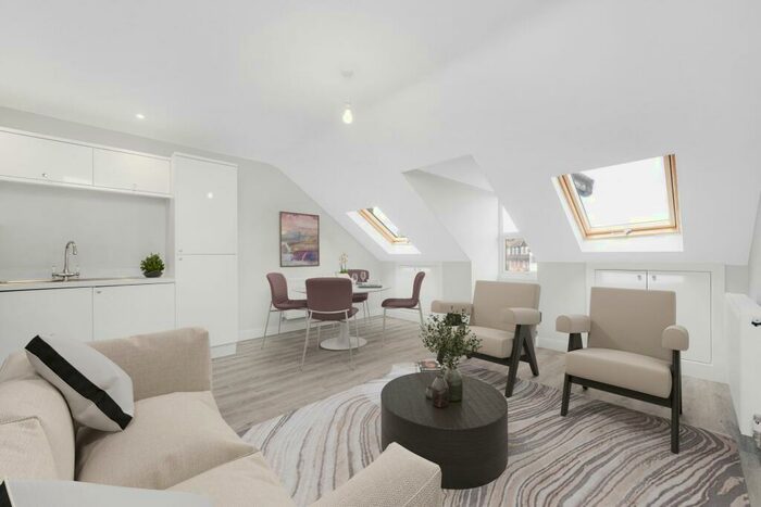 2 Bedroom Flat To Rent In Croydon Road, Beckenham, BR3