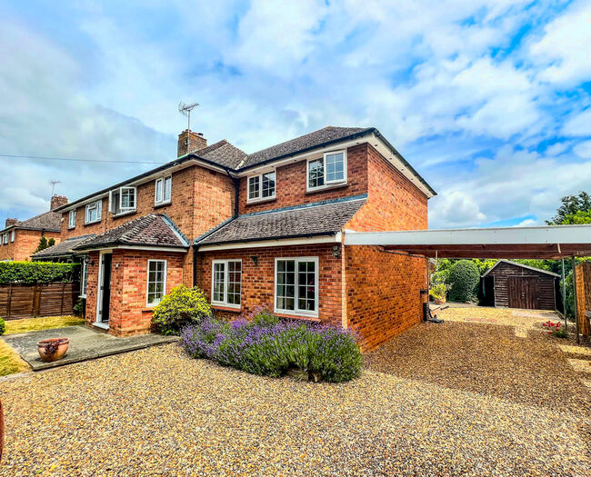4 Bedroom Semi-Detached House To Rent In Winding Shott, Hertford, SG14