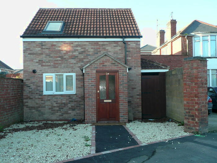 2 Bedroom Semi-Detached House To Rent In A Alexandra Road, CV31