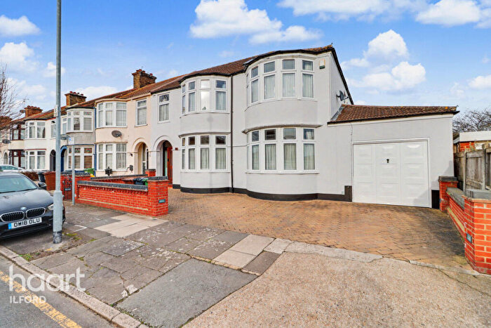 6 Bedroom End Of Terrace House For Sale In Shirley Gardens, Barking, IG11