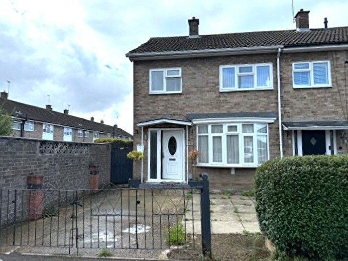 3 Bedroom End Of Terrace House To Rent In Tithe Farm Road, Dunstable, LU5