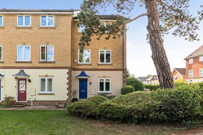 4 Bedroom Town House For Sale In Bunce Drive, Caterham, CR3