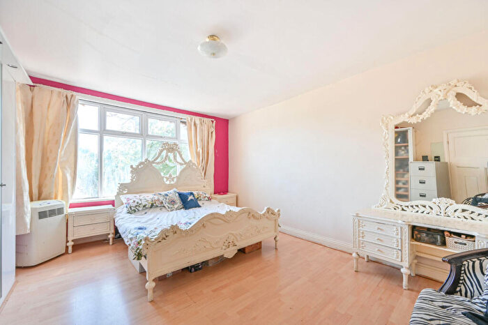 6 Bedroom Semi-Detached House For Sale In Hillcroft Crescent, Wembley Park, Wembley, HA9