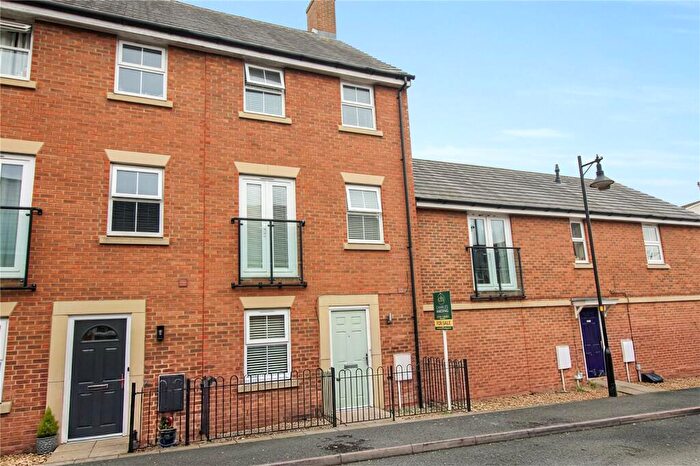 4 Bedroom End Of Terrace House For Sale In Wharncliffe Street, Swindon, Wiltshire, SN25