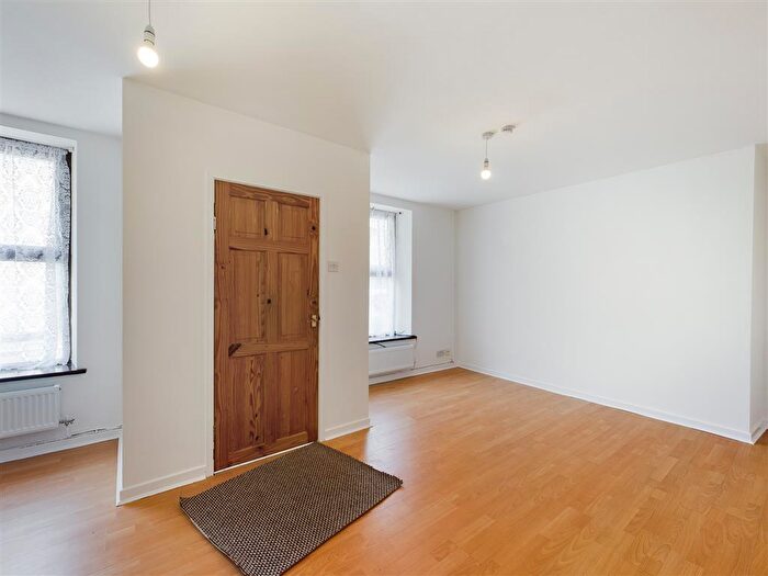 3 Bedroom Terraced House To Rent In Merchant Street, CF44