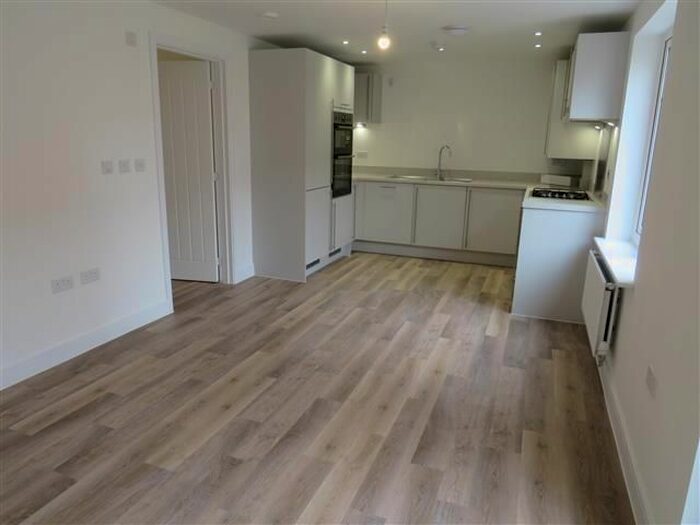 2 Bedroom Flat To Rent In Charlbury Road, Crawley, RH10