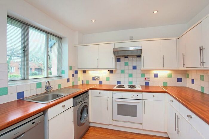 3 Bedroom Terraced House To Rent In Helston Lane Windsor, SL4