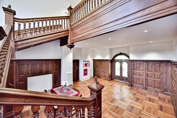 2 Bedroom Apartment For Sale In Wills Crescent, Leybourne, West Malling, ME19