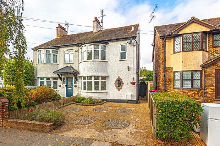 4 Bedroom Semi Detached House For Sale In Cheltenham Drive, Leigh-On-Sea, SS9