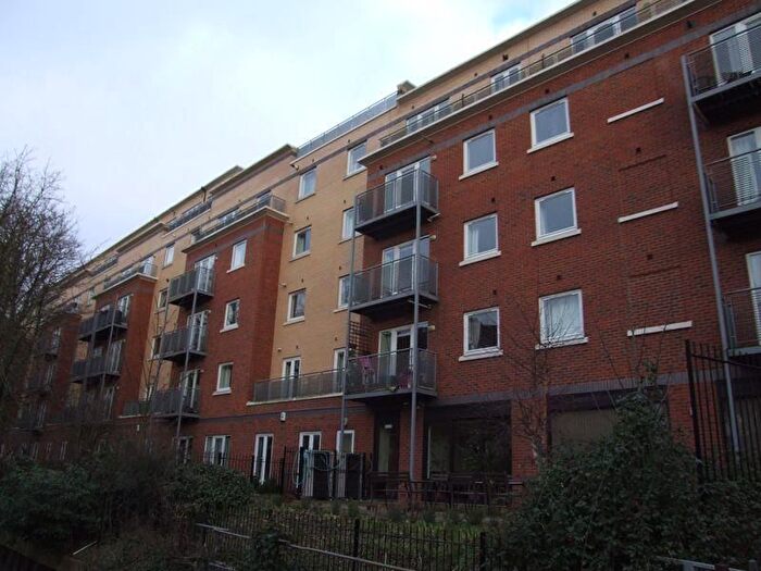 1 Bedroom Flat To Rent In High St, Uxbridge, UB8