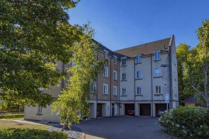 2 Bedroom Apartment To Rent In Ffordd James Mcghan, Cardiff Bay, Cardiff, CF11