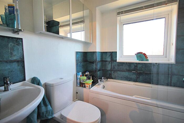 3 Bedroom Terraced House For Sale In Ecton Walk, Norwich, NR6