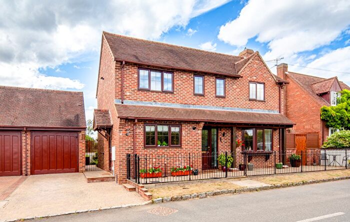3 Bedroom Detached House For Sale In Charndon, Bicester, OX27