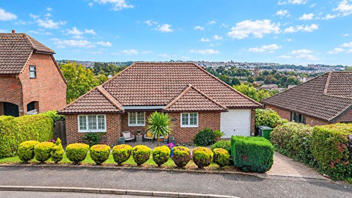 3 Bedroom Detached House For Sale In Park Crescent, Hastings, TN34