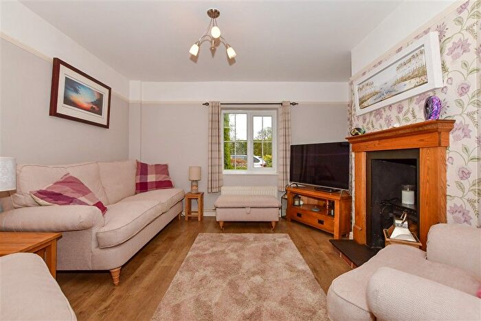 4 Bedroom End Of Terrace House For Sale In West Street, Hunton, Maidstone, Kent, ME15