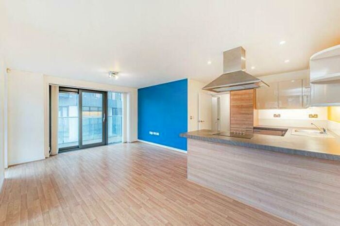 2 Bedroom Flat To Rent In Homerton Road, London, E9