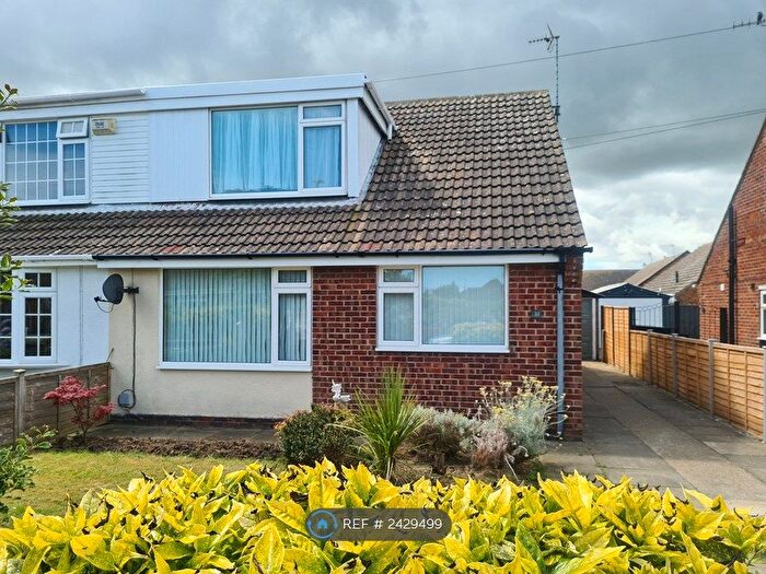 3 Bedroom Semi-Detached House To Rent In Draycott Avenue, Hornsea, HU18