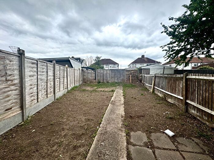 2 Bedroom Maisonette To Rent In Corwell Gardens, Uxbridge, Middlesex, UB8