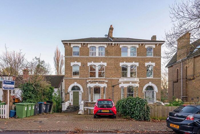 2 Bedroom Flat To Rent In Thicket Road, London, SE20