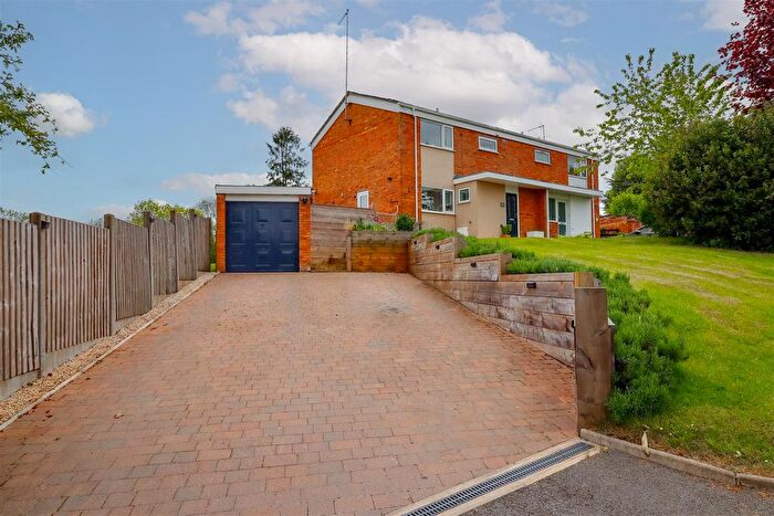 3 Bedroom Semi-Detached House For Sale In Ladbroke Road, Bishops Itchington, Southam, CV47