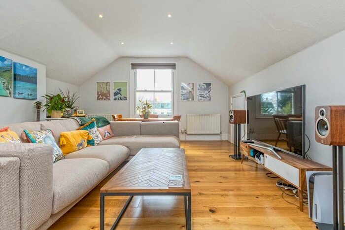 2 Bedroom Flat To Rent In Madeley Road, London, W5