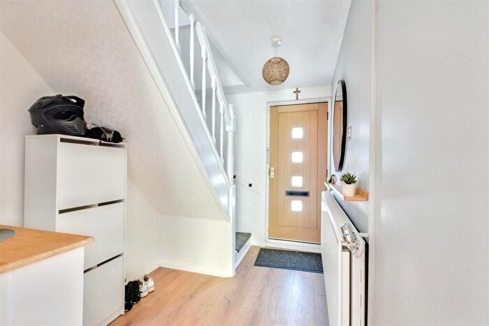 3 Bedroom Terraced House For Sale In Palmers Green, London, N13