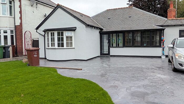 4 Bedroom Detached Bungalow To Rent In Highgate Avenue, Walsall, WS1