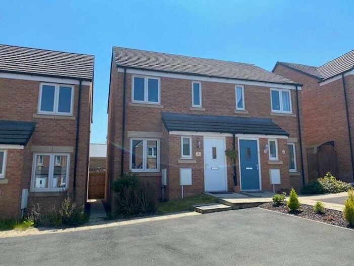 2 Bedroom Property To Rent In Yates Close, Weldon Park, NN17