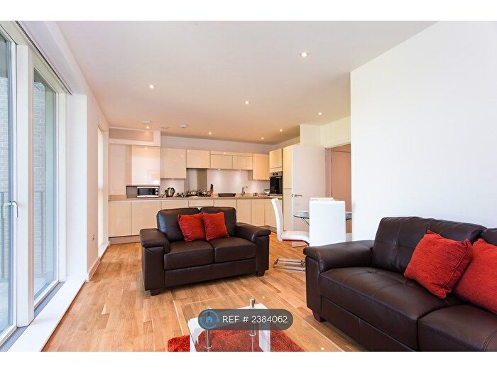 2 Bedroom Flat To Rent In Manor Road, London, W13
