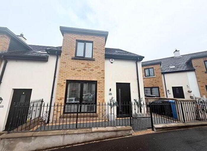 3 Bedroom TownHouse For Sale In Briar Hill, Derry, BT47