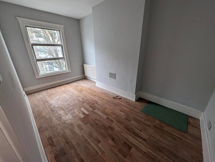 1 Bedroom Apartment To Rent In Reighton Road, London, E5