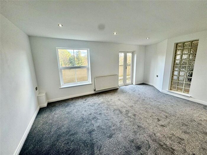 2 Bedroom Apartment For Sale In Suffolk Road, Bournemouth, Dorset, BH2