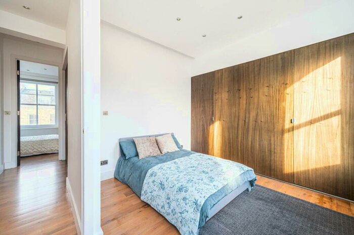 2 Bedroom Flat To Rent In Upper Street, Islington, London, N1