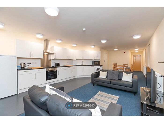 5 Bedroom Flat To Rent In Moss Street, Leamington Spa, CV31