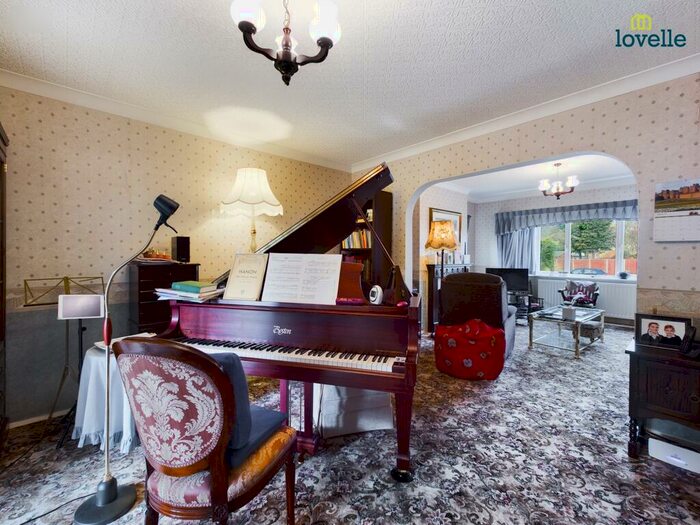 2 Bedroom Detached Bungalow For Sale In Mill Road, Market Rasen, LN8