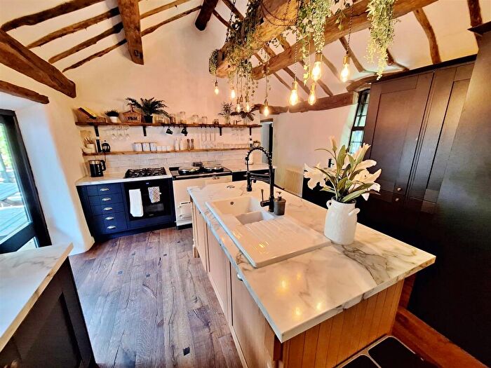 3 Bedroom Cottage For Sale In Crabtree Road, Thornton-Cleveleys, FY5