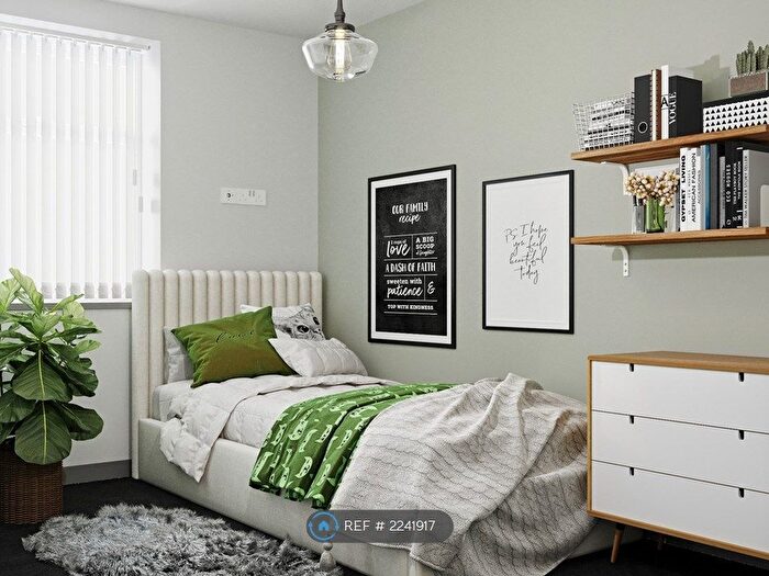 2 Bedroom Flat To Rent In Westgate, Wakefield, WF1