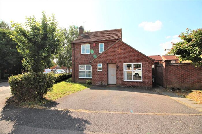 3 Bedroom House To Rent In Meadowsweet Road, Hamilton, Leicester, LE5