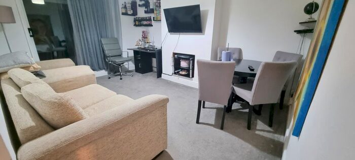 2 Bedroom Maisonette To Rent In Poundfield, Watford, WD25