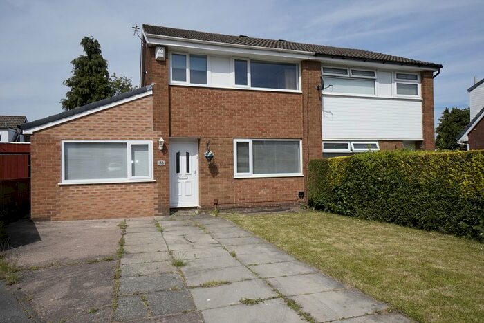 3 Bedroom Semi-Detached House To Rent In Stratton Drive, Platt Bridge, Wigan, WN2