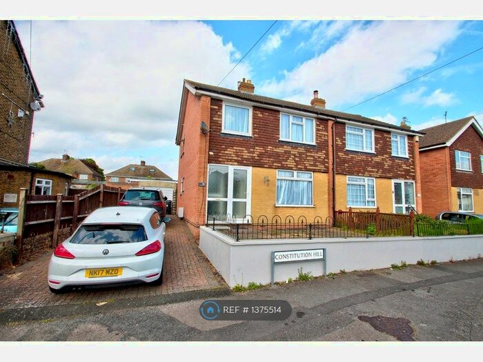 3 Bedroom Semi-Detached House To Rent In Constitution Hill, Snodland, ME6