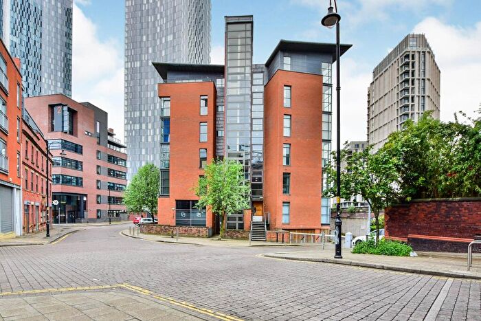 2 Bedroom Apartment To Rent In Deansgate Quay, Manchester, M3