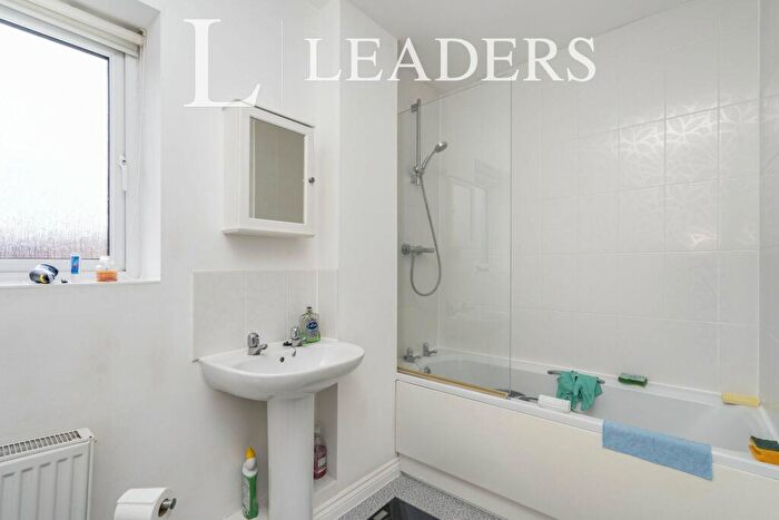 2 Bedroom Apartment To Rent In Foxtail Road, Waterlooville, PO7