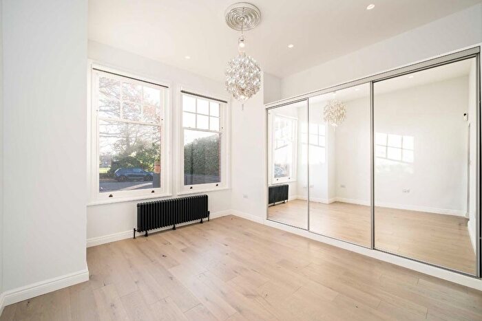 2 Bedroom Flat For Sale In Corfton Road, Ealing, W5